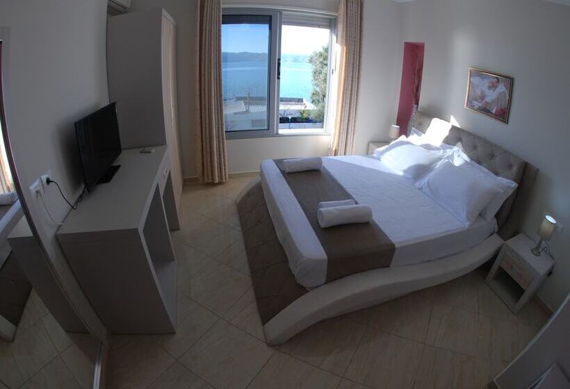 חדר סטנדרט לארבעה נוף לים, Divers