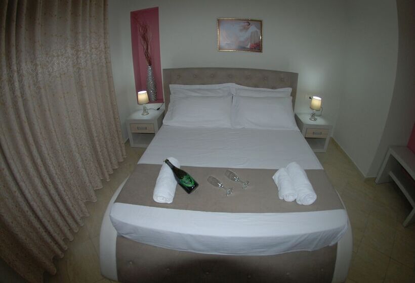 חדר סטנדרט לארבעה נוף לים, Divers