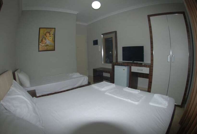 חדר סטנדרט לשלושה, Divers