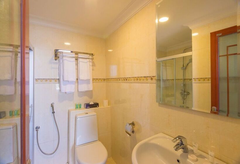 اتاق سوپریور با چشم‌انداز شهر, Golden Tulip Zanzibar Resort