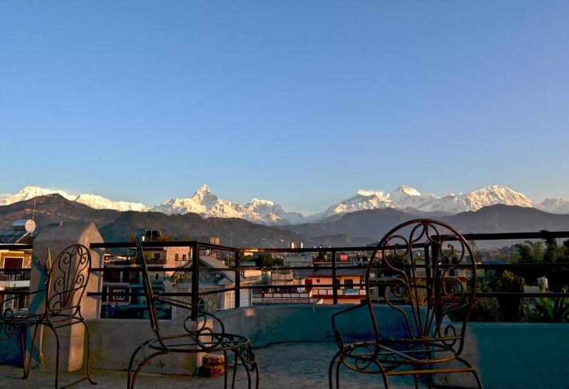 اتاق لوکس با چشمانداز, New Annapurna Guest House