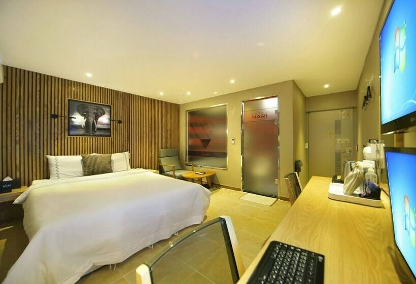 스탠다드 룸, Gurye Mari