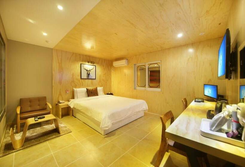 스탠다드 룸, Gurye Mari