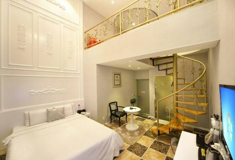 스탠다드 룸, Gurye Mari