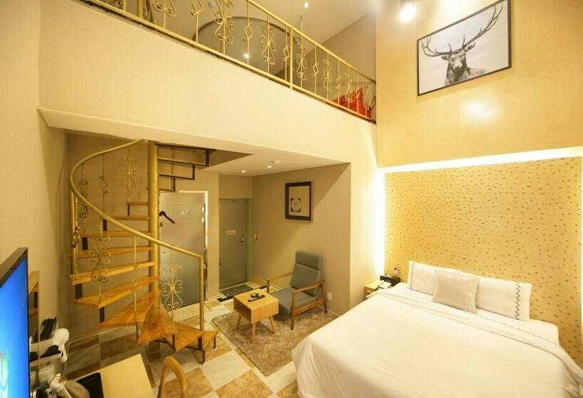 스탠다드 룸, Gurye Mari