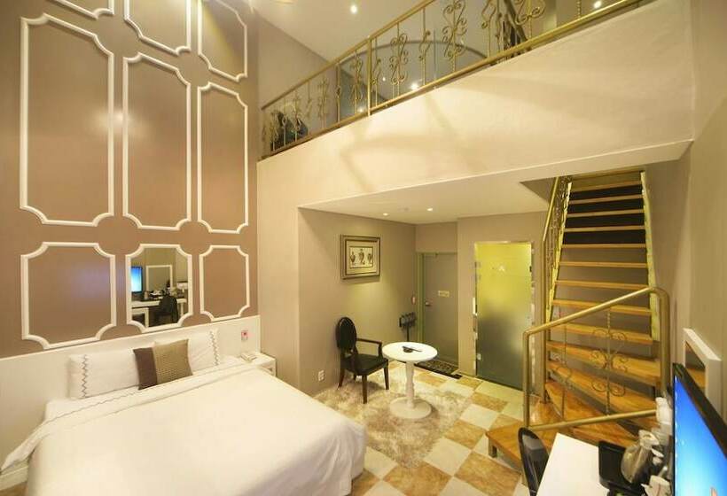 스탠다드 룸, Gurye Mari