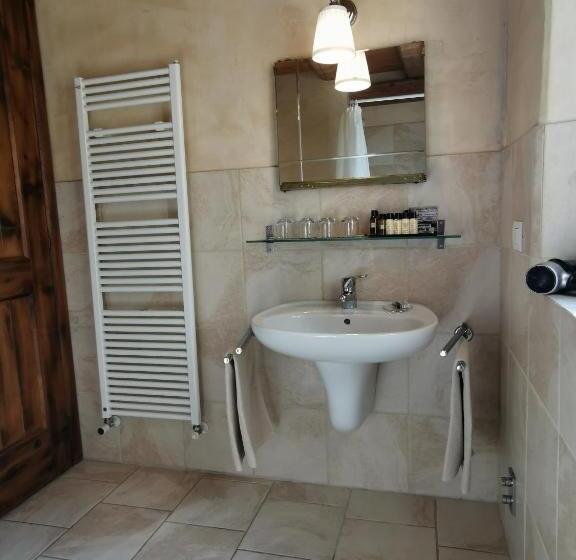 דירת שני חדרים, Oasi Galbusera Bianca