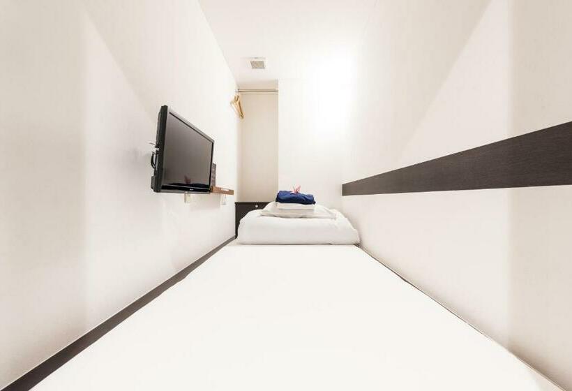 سرير فى غرفة مشتركه, Drop Inn Tottori