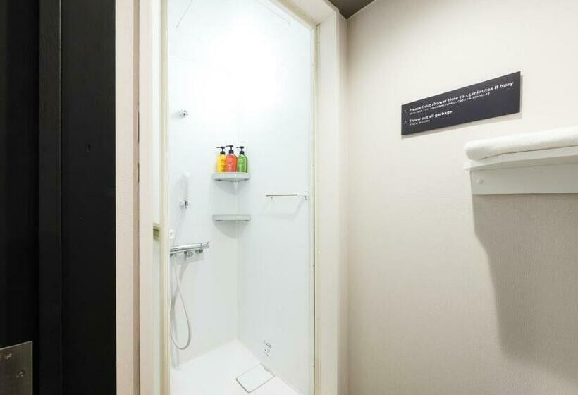 سرير فى غرفة مشتركه, Drop Inn Tottori