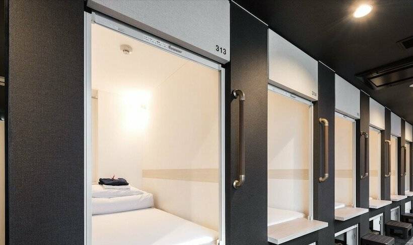 سرير فى غرفة مشتركه, Drop Inn Tottori