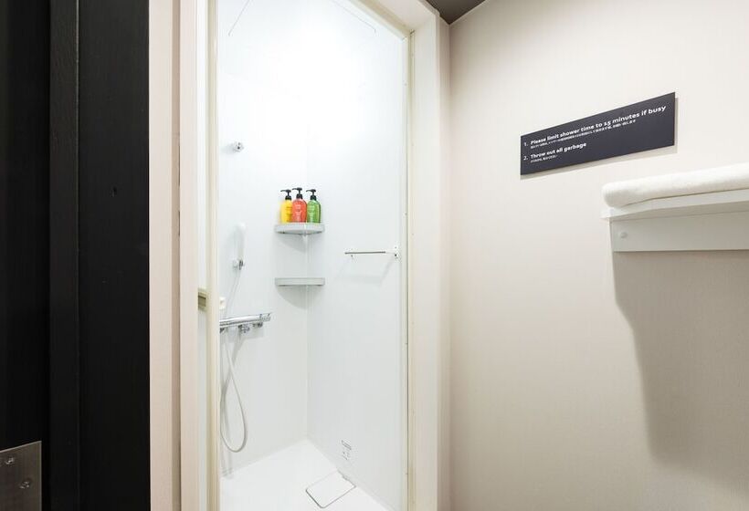 سرير فى غرفة مشتركه, Drop Inn Tottori