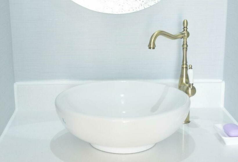 ルームシェアのワンベッド, Andong Poonggyung Hostel N Library