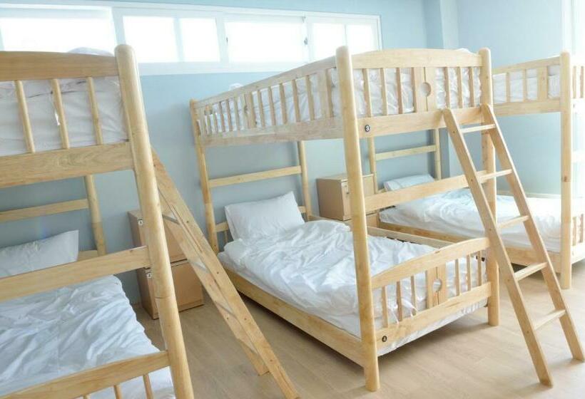 ルームシェアのワンベッド, Andong Poonggyung Hostel N Library