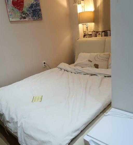 Номер Стандарт, Andong Poonggyung Hostel N Library