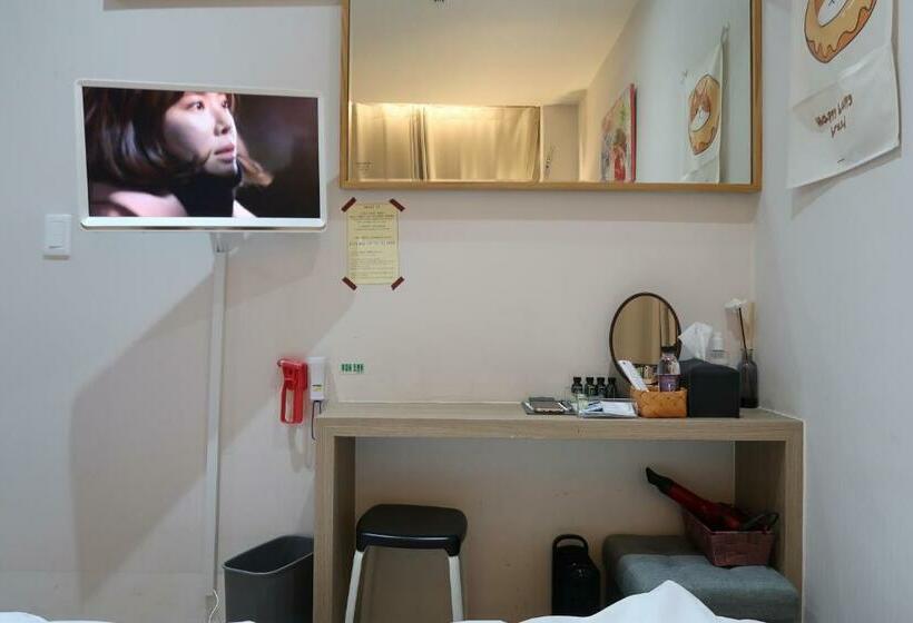 Номер Стандарт, Andong Poonggyung Hostel N Library