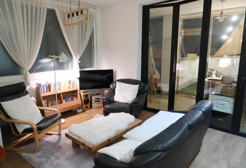 Номер Стандарт, Andong Poonggyung Hostel N Library