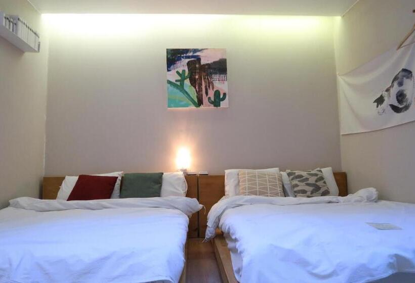 Семейный Номер, Andong Poonggyung Hostel N Library