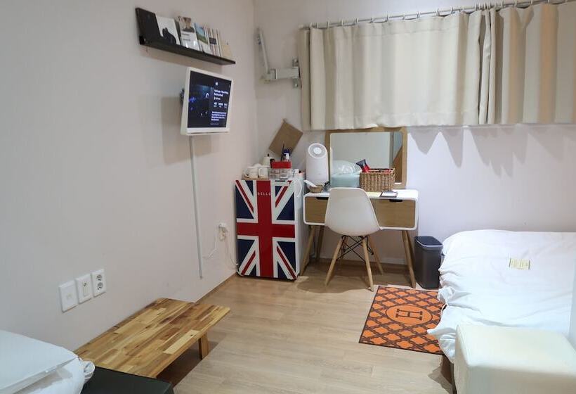 Номер Стандарт, Andong Poonggyung Hostel N Library
