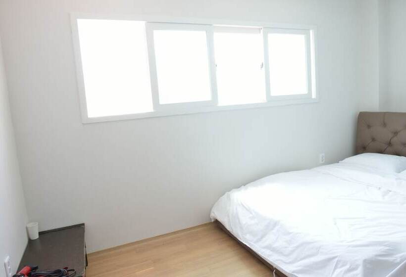 Номер Стандарт, Andong Poonggyung Hostel N Library