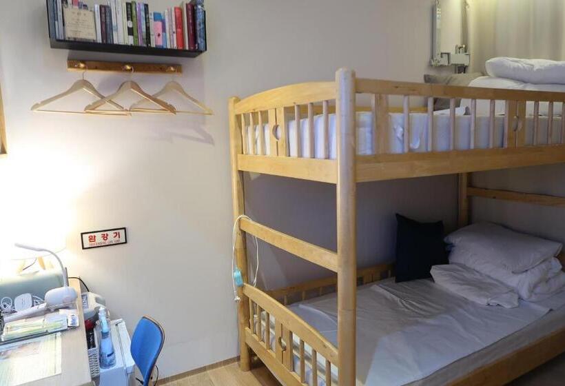 スタンダードルーム, Andong Poonggyung Hostel N Library