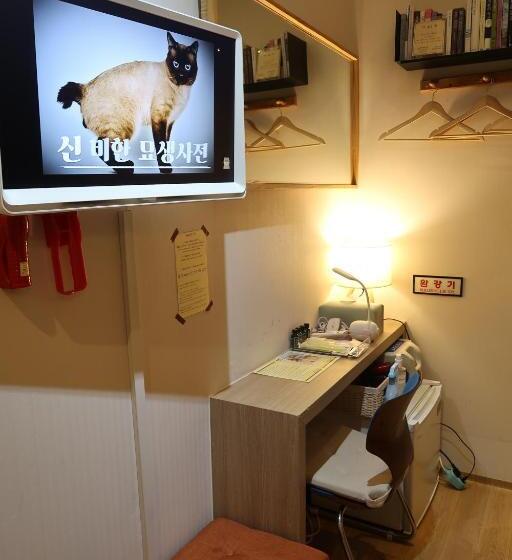 Номер Стандарт, Andong Poonggyung Hostel N Library