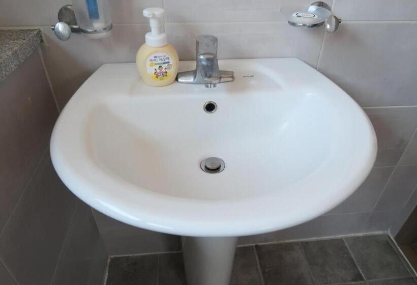 ファミリールーム, Andong Poonggyung Hostel N Library