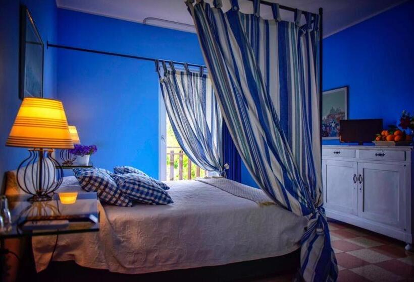 اتاق لوکس با بالکن, Casa Solares