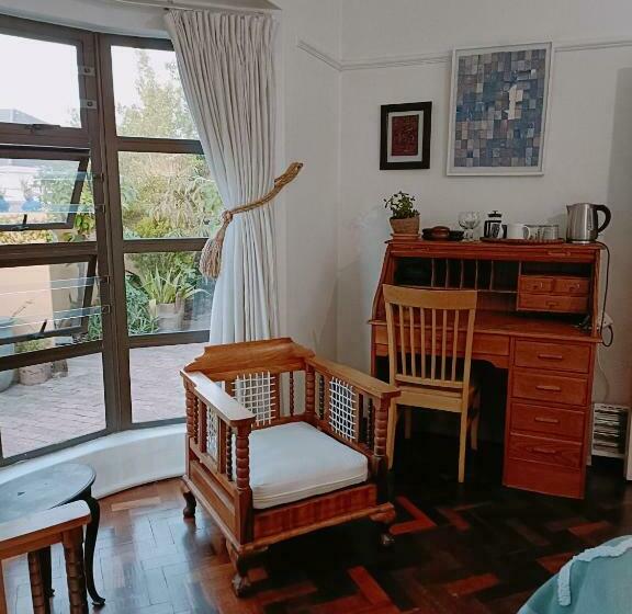 스탠다드 룸, John Bauer Pottery Studio