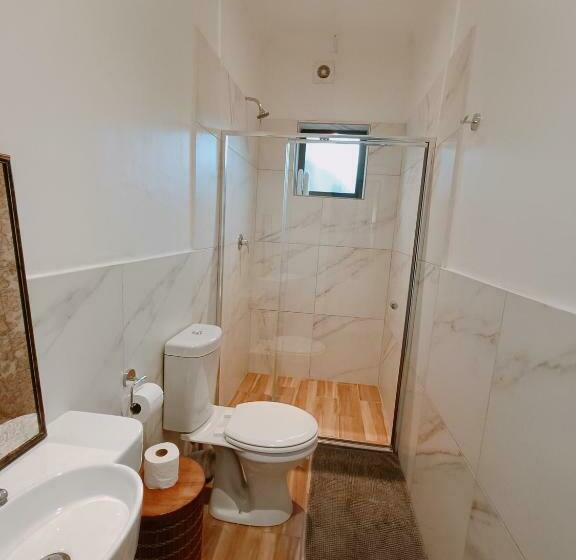 스탠다드 룸, John Bauer Pottery Studio