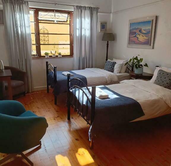 스탠다드 룸, John Bauer Pottery Studio