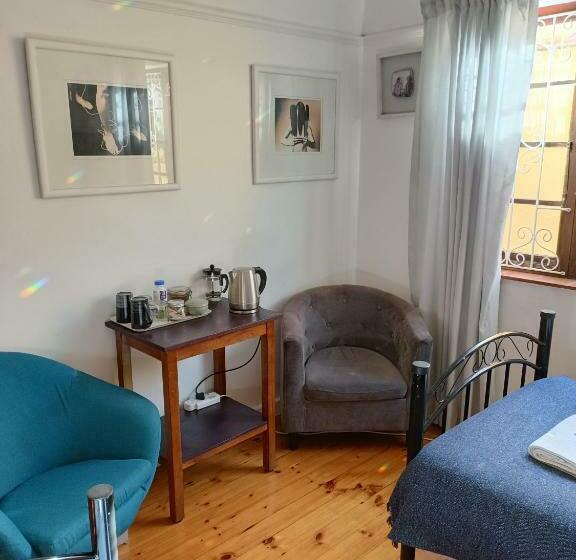 스탠다드 룸, John Bauer Pottery Studio