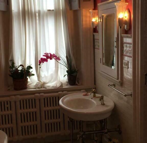 스위트 킹사이즈 침대, Susquehanna Manor Inn