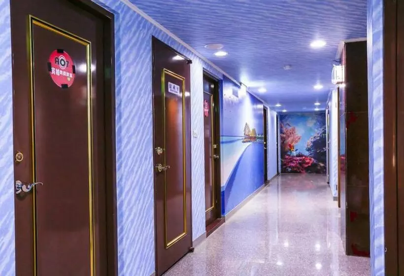 اتاق استاندارد, Bin Chen Business