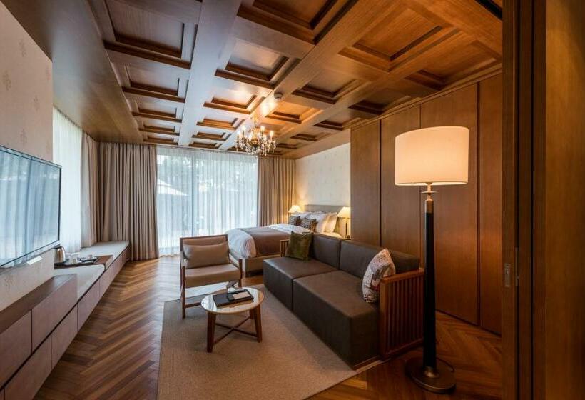 سوییت جونیور, Bonum 1957 Hanok And Boutique