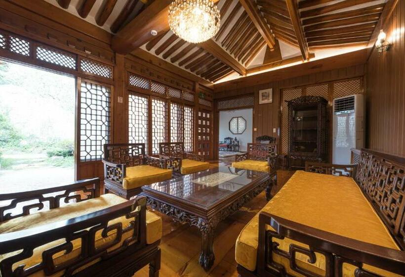 سوئیت 2 خوابه, Bonum 1957 Hanok And Boutique