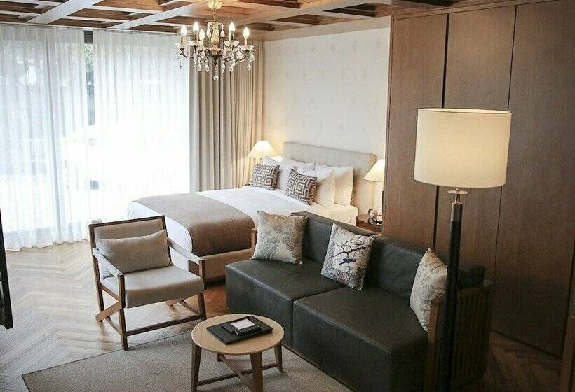 سوییت جونیور, Bonum 1957 Hanok And Boutique