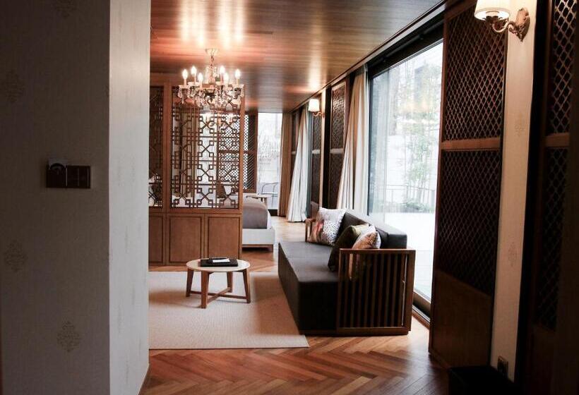 سوییت جونیور, Bonum 1957 Hanok And Boutique