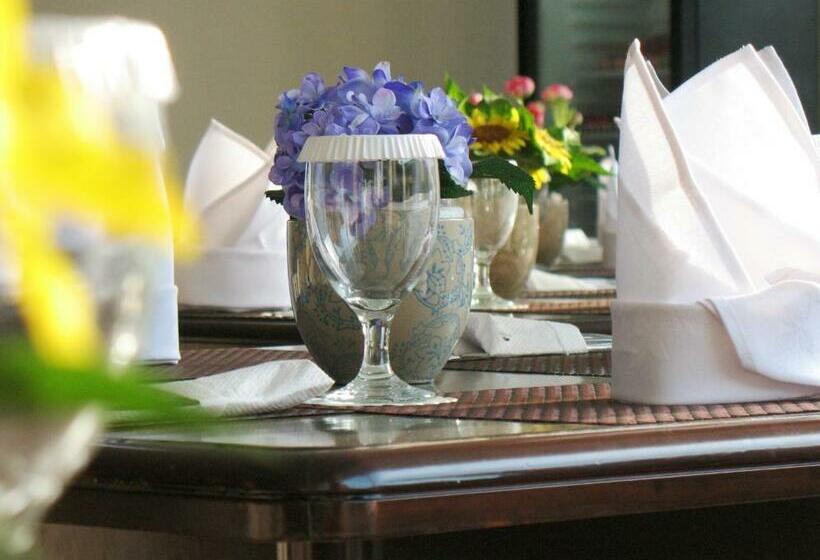 غرفة قياسية, Cengkareng Transit