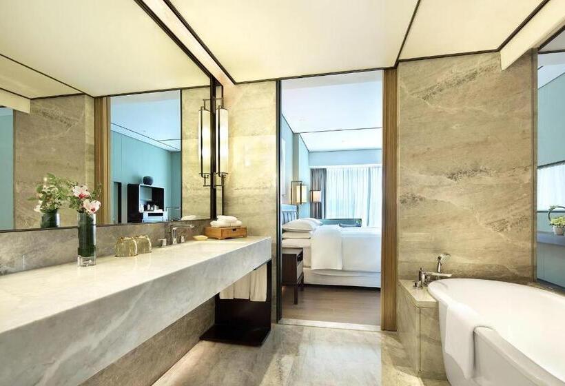 Номер Клуб Кровать Кинг, Sheraton Grand Hangzhou Binjiang