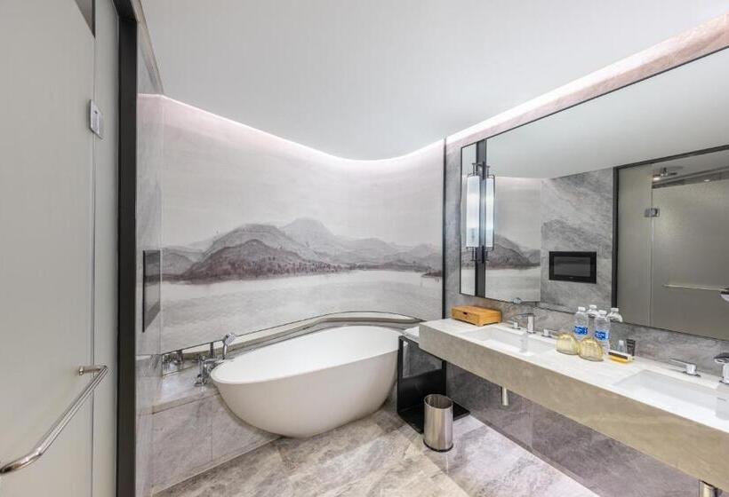 Люкс Повышенной Комфортности, Sheraton Grand Hangzhou Binjiang