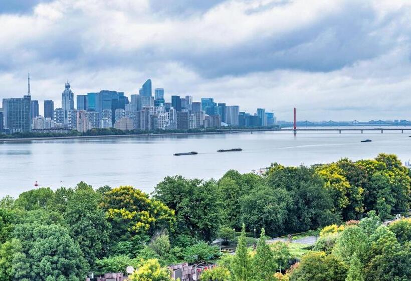 带大床的标准间, Sheraton Grand Hangzhou Binjiang