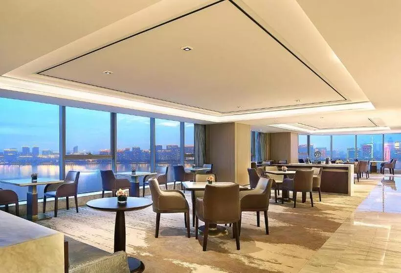 キングサイズベッドのクラブルーム, Sheraton Grand Hangzhou Binjiang