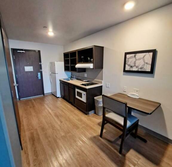 Номер Стандарт Адаптированный для Инвалидов, Woodspring Suites Fargo North Near Ndsu