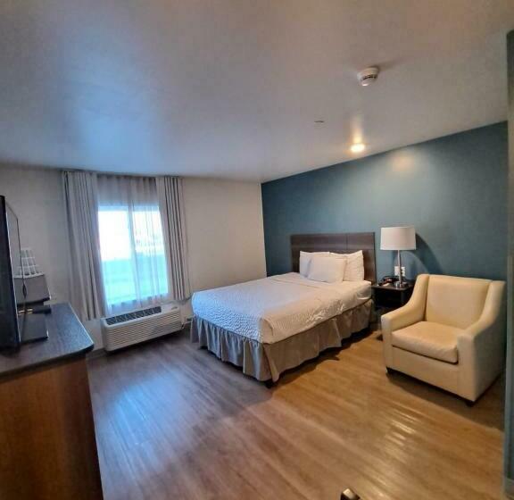 חדר סטנדרט מותאם לאדם עם מוגבלויות, Woodspring Suites Fargo North Near Ndsu