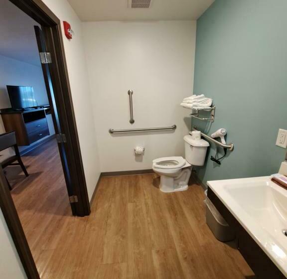适合残疾人使用的标准间, Woodspring Suites Fargo North Near Ndsu