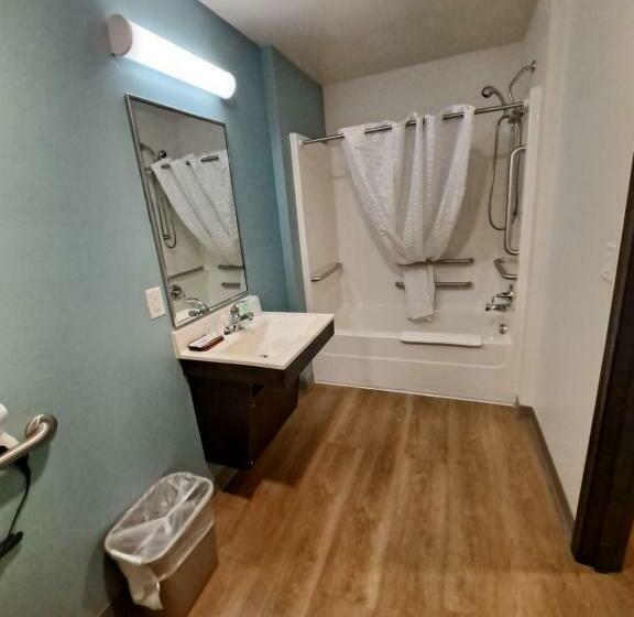 Номер Стандарт Адаптированный для Инвалидов, Woodspring Suites Fargo North Near Ndsu
