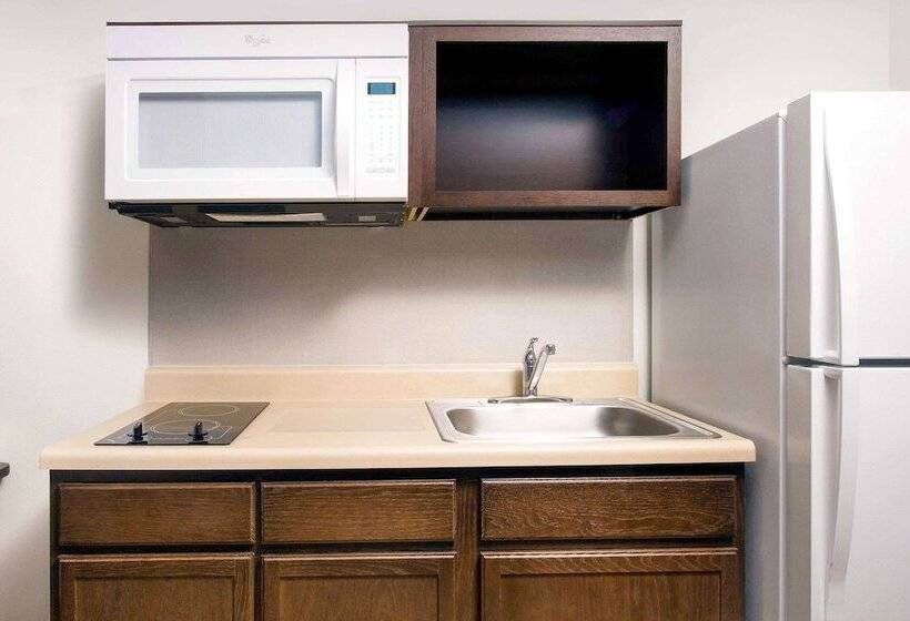 带2个双人床的标准工作室, Woodspring Suites Fargo North Near Ndsu