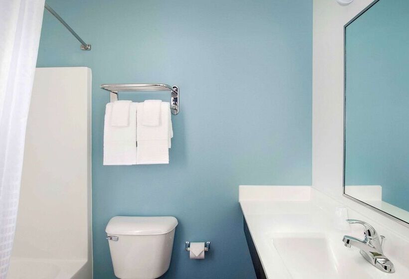 带2个双人床的标准工作室, Woodspring Suites Fargo North Near Ndsu