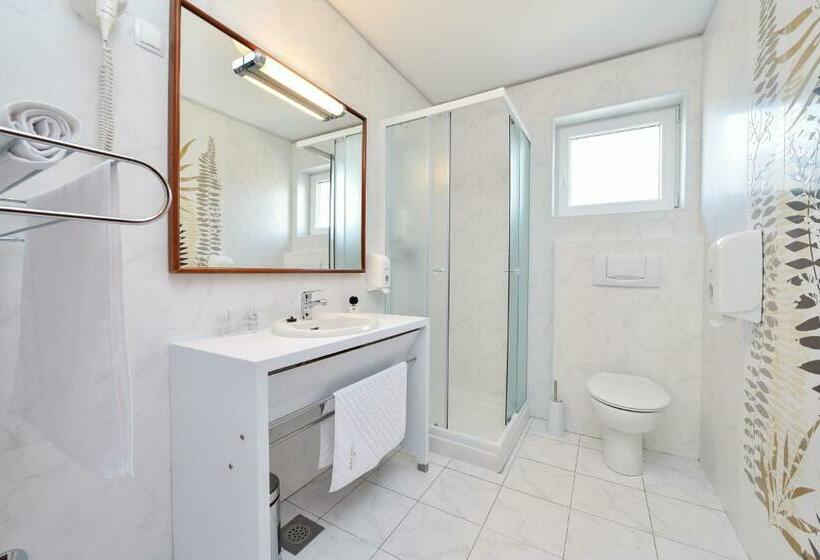 4인용 스탠다드 룸, Zadar