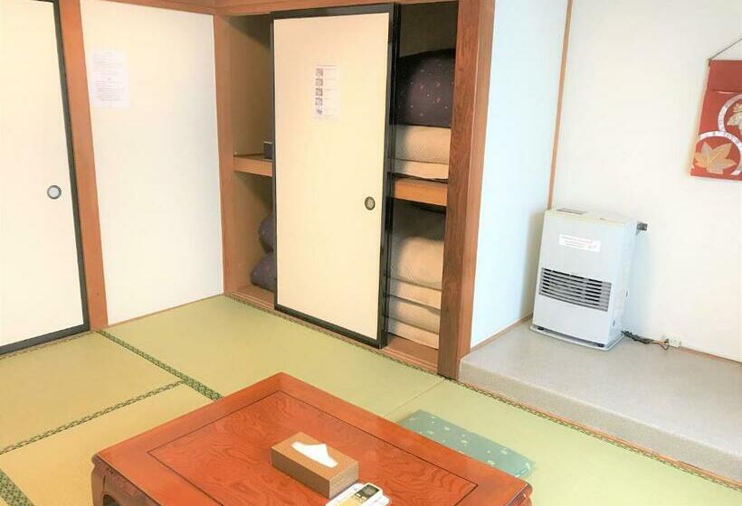 Номер Economy, K S House Fuji View   Travelers Hostel